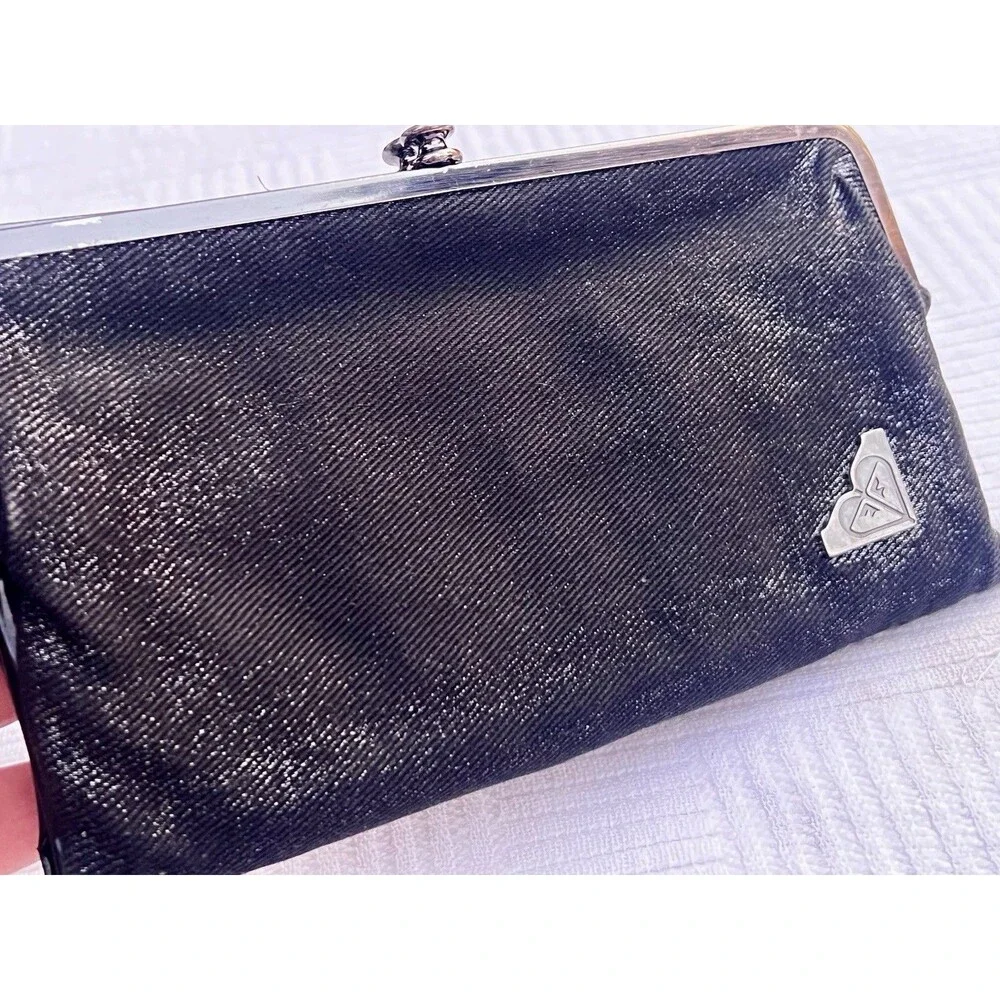 Mcbling 2000s Roxy Y2K Black Kiss Lock Wallet Clutch Tri Fold Patent Logo Emo